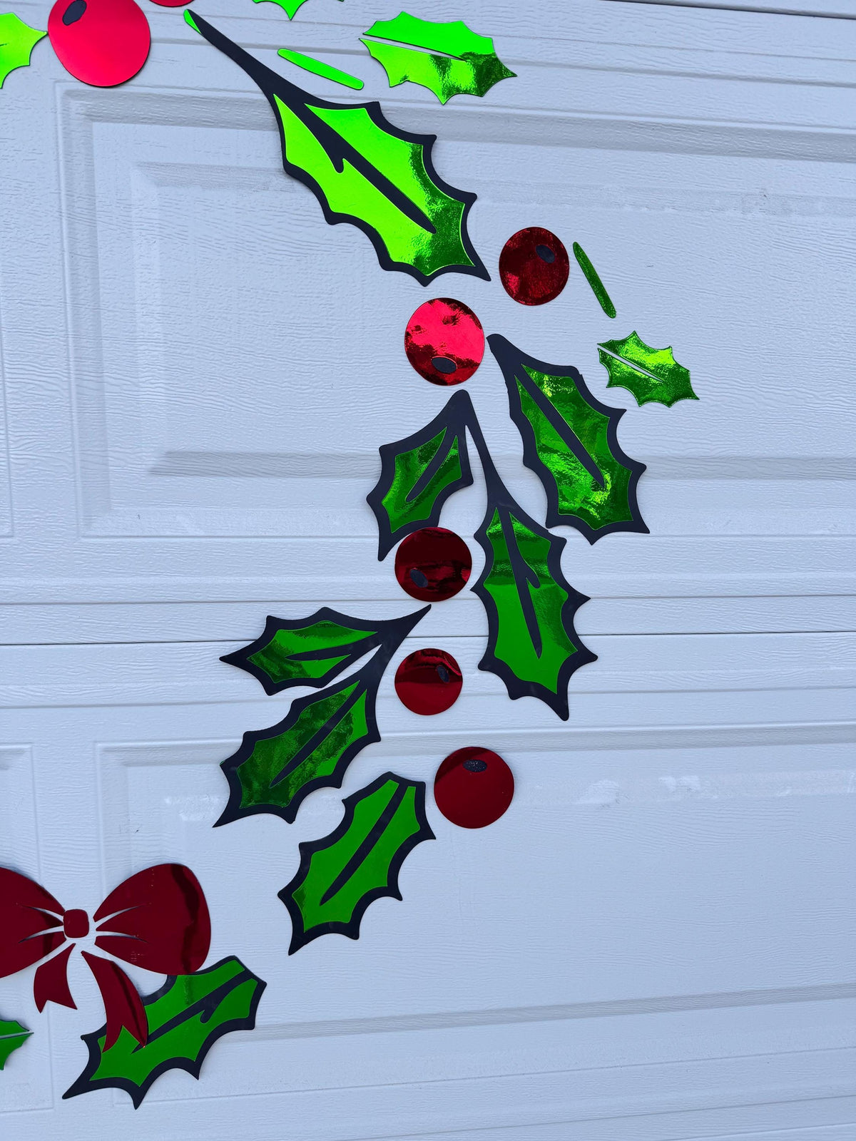Magnetic Christmas Holly Wreath – No-Nail Door Decor